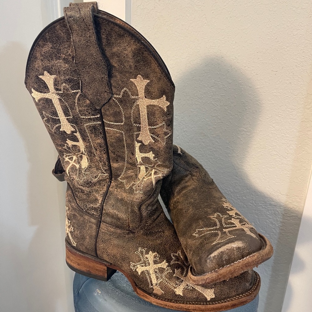 Corral brand size 7 M cowgirl boots